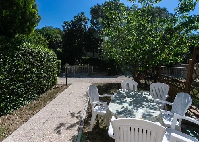 N039 - Numana, Con Giardino A Due Passi Dal Mare *