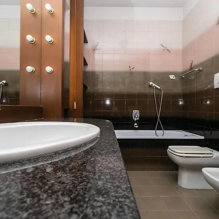 N039 - Numana, Con Giardino A Due Passi Dal Mare